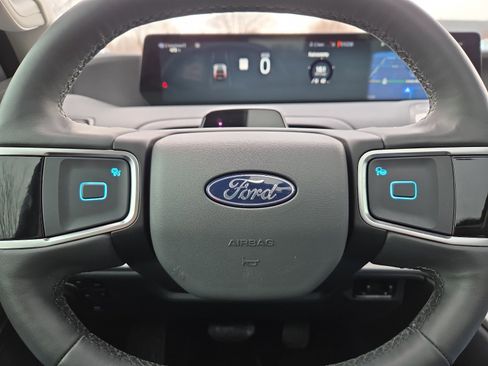 Used 2025 Ford Expedition Max Active image 24