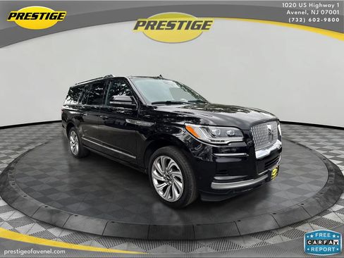 Used 2024 Lincoln Navigator L 4WD image 3