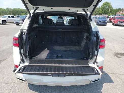 Used 2021 BMW X5 xDrive40i w/ Premium Package image 11