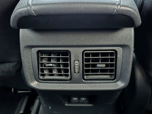 Used 2024 Toyota Venza LE image 27