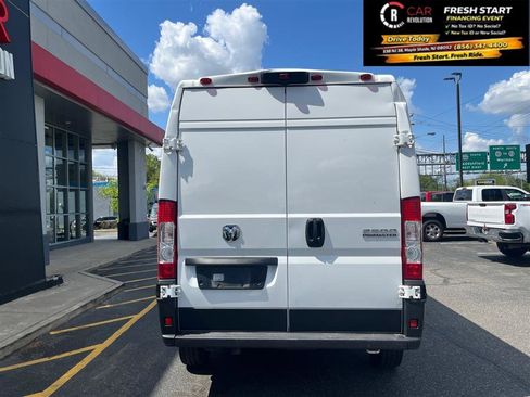 Used 2025 RAM ProMaster 2500 w/ Convenience Group FWD image 3