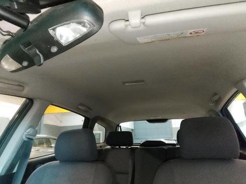 Used 2003 Toyota Matrix FWD image 21