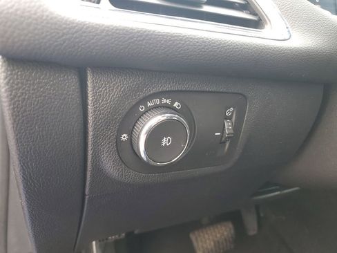 Used 2017 Chevrolet Cruze Premier image 15