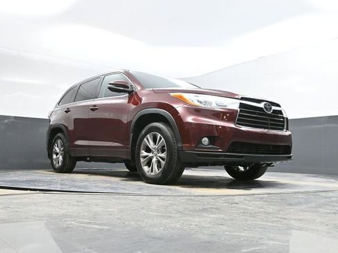 Used 2015 Toyota Highlander XLE image 46