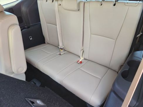 Certified 2025 Toyota Highlander XLE image 21