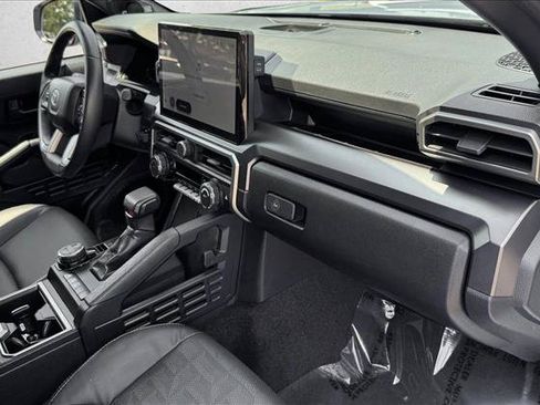 Certified 2025 Toyota 4Runner TRD Off-Road Premium w/ Tow Technology Package AWD/4WD image 20