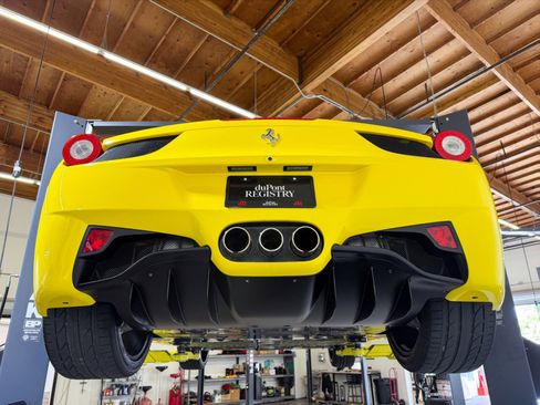 Used 2011 Ferrari 458 Italia Coupe RWD image 97