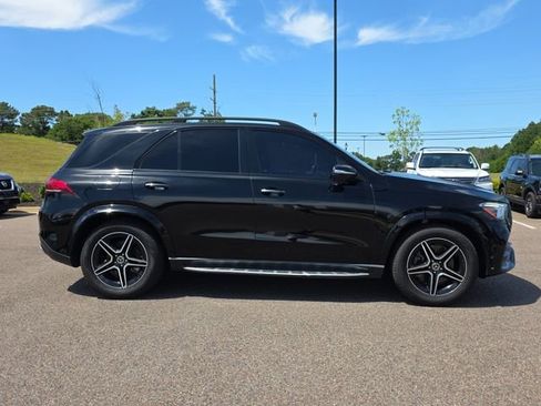 Used 2022 Mercedes-Benz GLE 450 4MATIC w/ AMG Line Exterior image 2