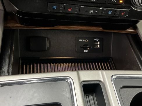 Used 2015 Ford F150 Lariat w/ Equipment Group 502A Luxury AWD/4WD image 26