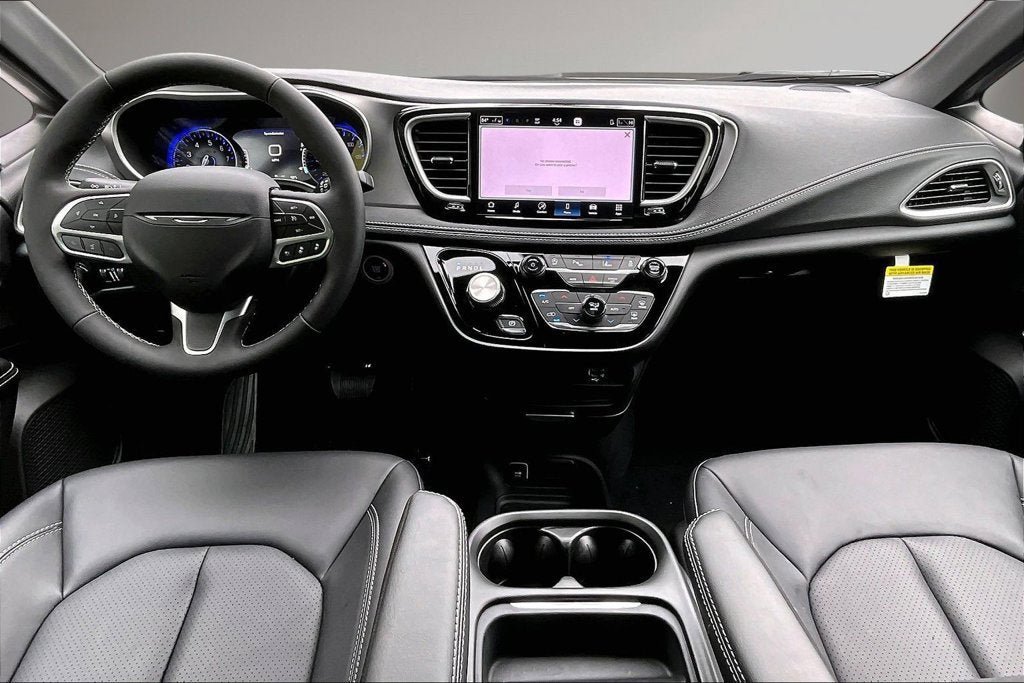 New 2027 Chrysler Pacifica Select AWD/4WD image 6