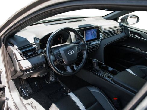 Used 2025 Toyota Camry SE FWD image 8