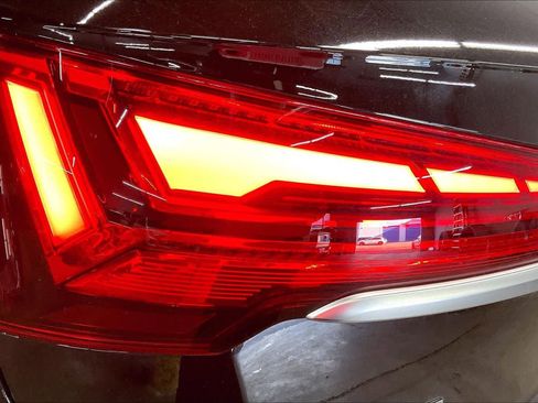 Used 2023 Audi Q5 2.0T Premium w/ Convenience Package image 29