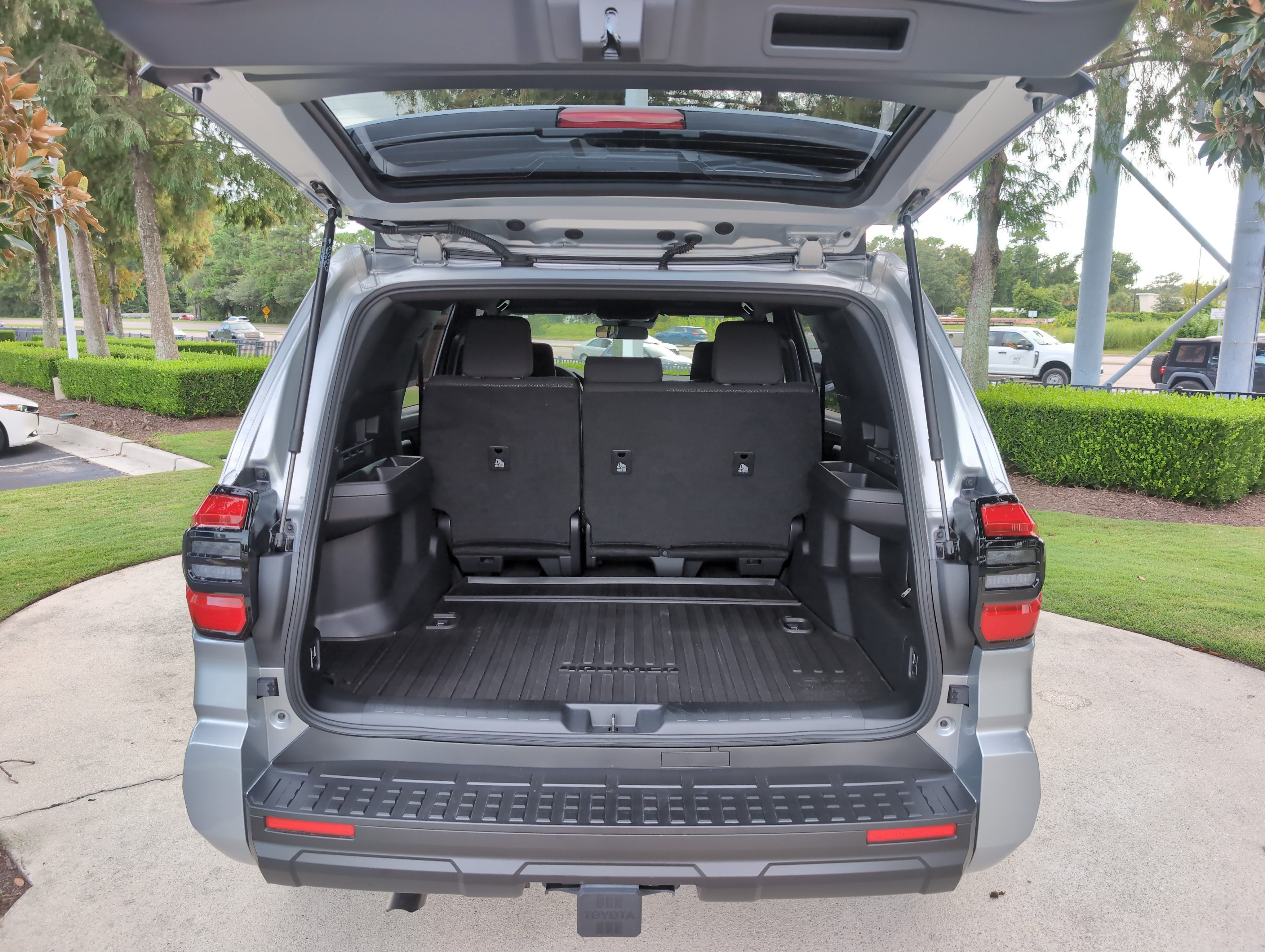 Certified 2026 Toyota 4Runner SR5 RWD image 31