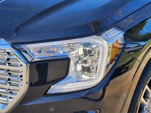 Used 2024 GMC Terrain Denali w/ Denali Premium Package image 8
