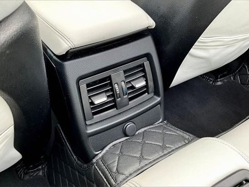 Used 2015 BMW M4 Convertible image 25