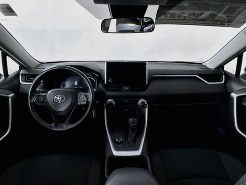 Certified 2023 Toyota RAV4 LE AWD/4WD image 23