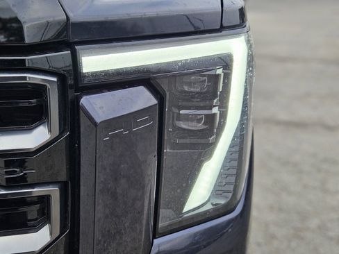 Used 2024 GMC Sierra 2500 AT4 w/ AT4 Premium Plus Package image 11