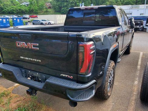 Used 2024 GMC Sierra 2500 AT4 w/ AT4 Premium Plus Package image 9