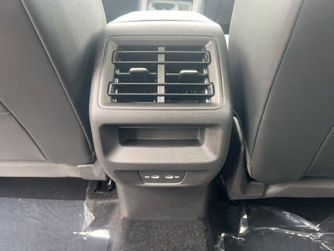 New 2026 Volkswagen Tiguan SE AWD/4WD image 9