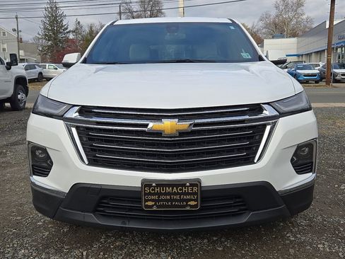 Used 2023 Chevrolet Traverse LT image 3