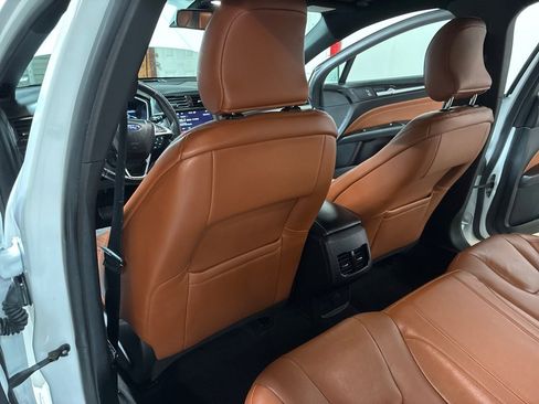 Used 2019 Ford Fusion Titanium image 21