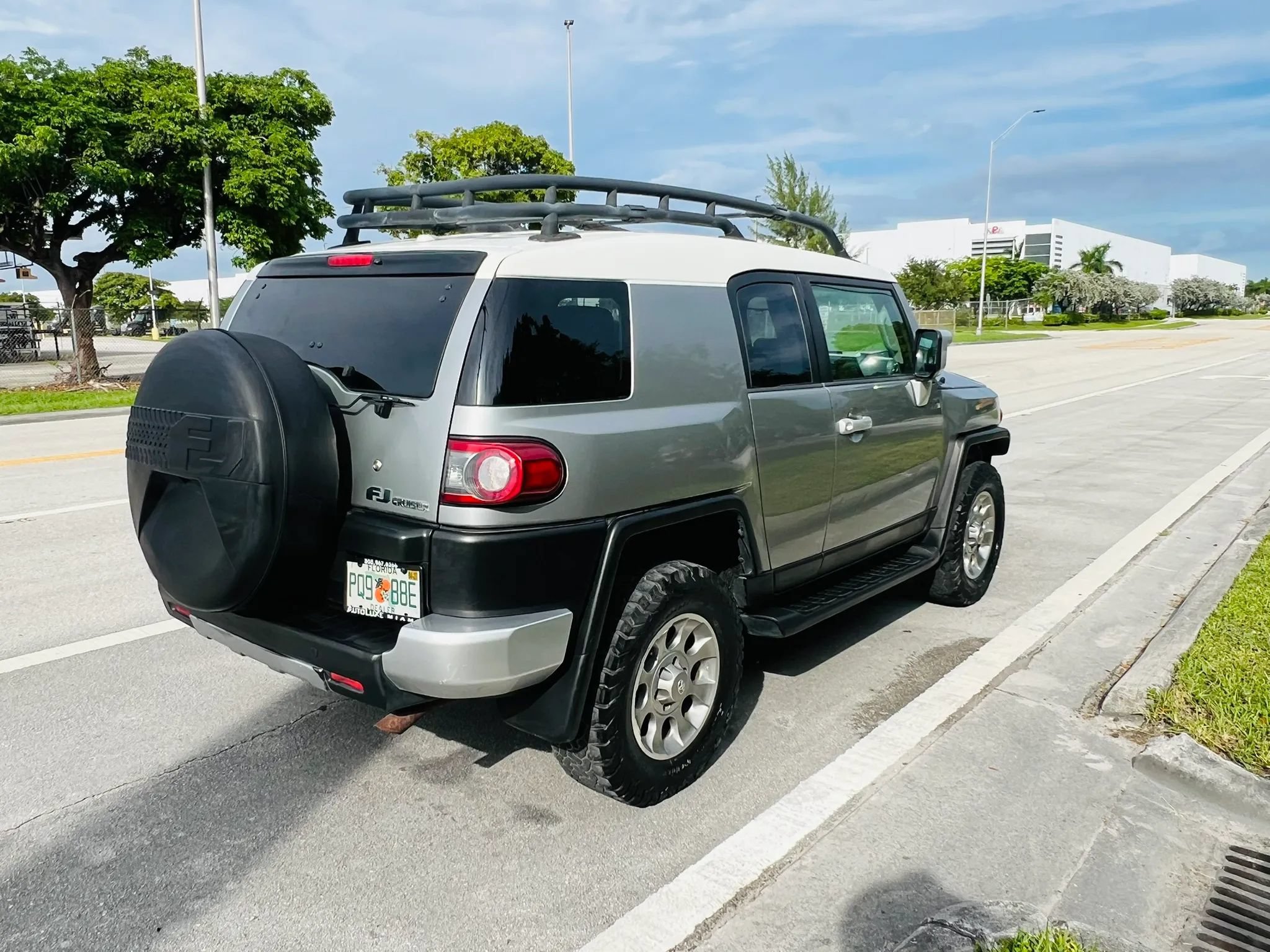 Used 2012 Toyota FJ Cruiser 4WD w/ Upgrade Pkg image 5
