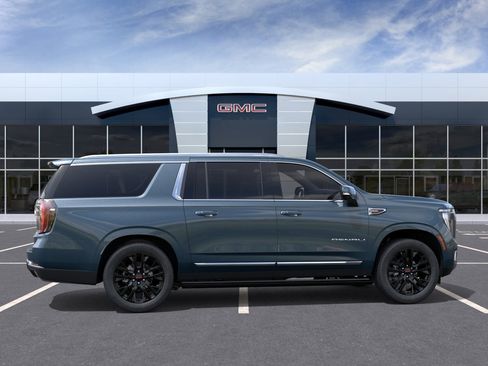New 2026 GMC Yukon XL Denali w/ Sun & Power Step Package AWD/4WD image 5