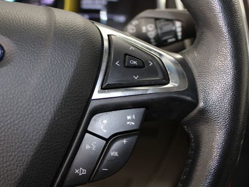 Used 2020 Ford Edge Titanium image 22