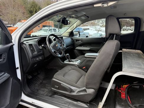 Used 2021 Chevrolet Colorado LT w/ Fleet Safety Package image 17