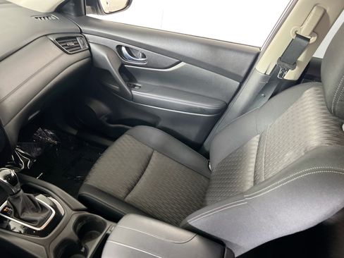 Used 2018 Nissan Rogue SV AWD/4WD image 22