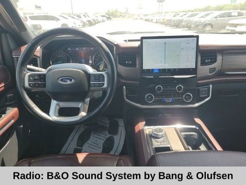 Used 2024 Ford Expedition Limited RWD image 4