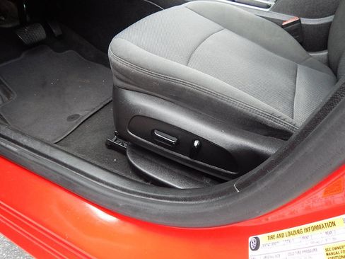 Used 2017 Chevrolet Cruze LT w/ Convenience Package image 24