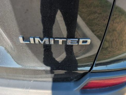 Used 2019 Jeep Cherokee Limited AWD/4WD image 13