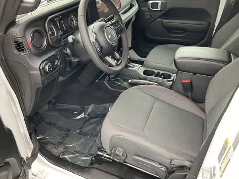 Used 2026 Jeep Gladiator Rubicon AWD/4WD image 21