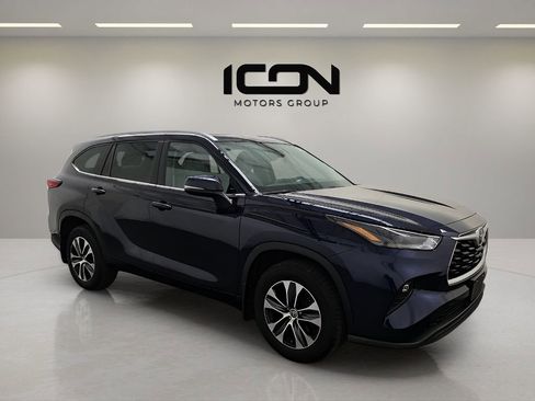 Used 2023 Toyota Highlander XLE image 5