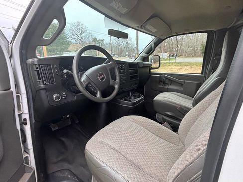 Used 2017 GMC Savana 2500 image 23