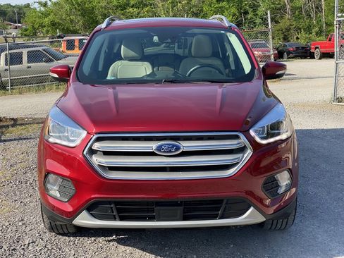 Used 2019 Ford Escape Titanium image 1