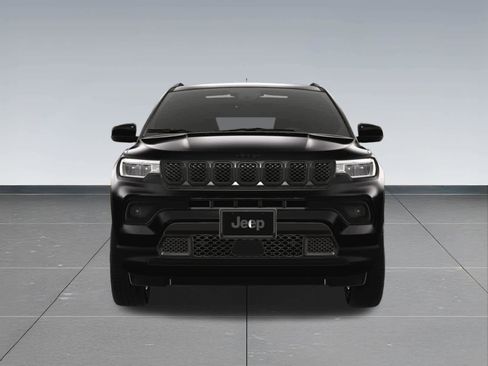Used 2025 Jeep Compass Latitude w/ Sun & Sound Group AWD/4WD image 9
