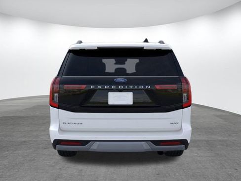 New 2025 Ford Expedition Max Platinum w/ Driver's Package image 4
