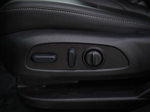 Used 2022 GMC Acadia SLT w/ Preferred Package image 31