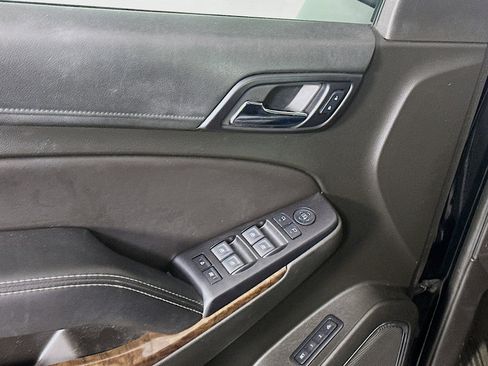Used 2018 Chevrolet Suburban LT image 15