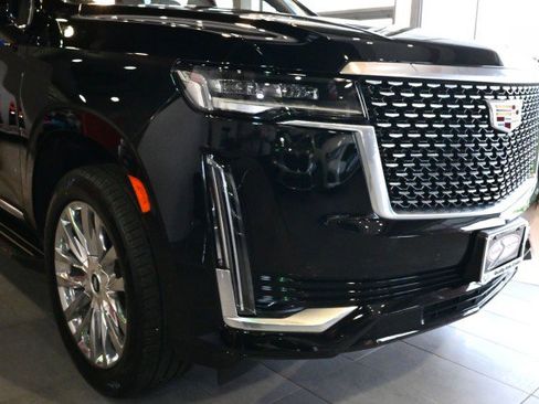 Used 2023 Cadillac Escalade Premium Luxury AWD/4WD image 11