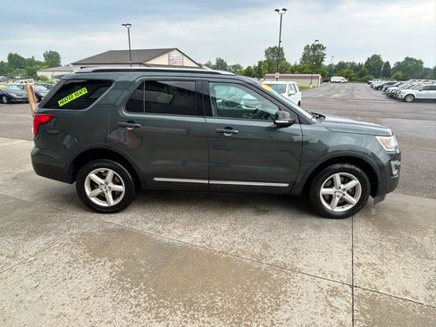 Used 2016 Ford Explorer XLT w/ Equipment Group 202A AWD/4WD image 4