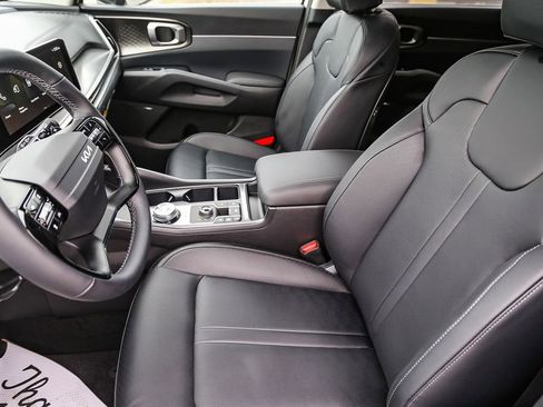 Certified 2026 Kia Sorento EX w/ EX Premium Package AWD/4WD image 16