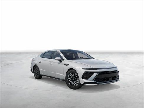 New 2026 Hyundai Sonata Limited FWD image 2