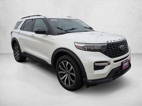 Certified 2022 Ford Explorer ST-Line image 3