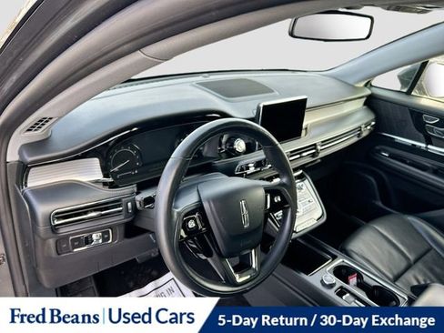Used 2022 Lincoln Corsair Standard w/ Premium Package image 11