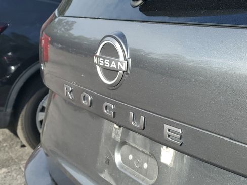 Used 2024 Nissan Rogue SV image 8