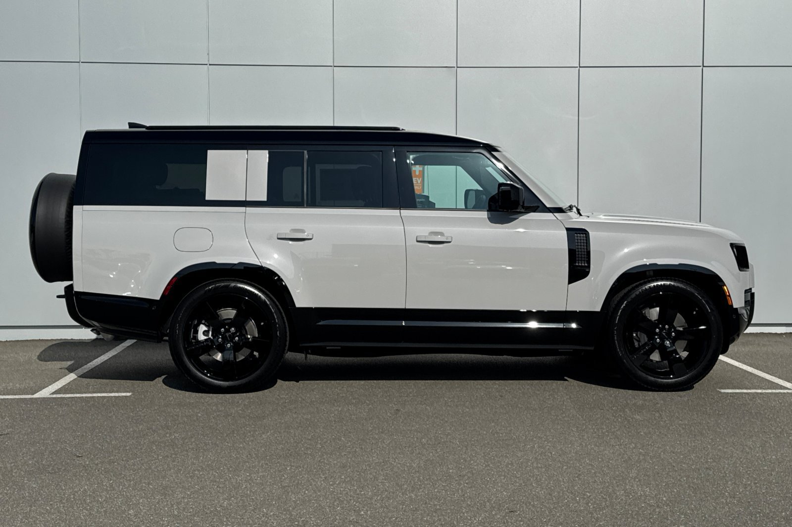 New 2026 Land Rover Defender 130 X-Dynamic SE AWD/4WD image 6