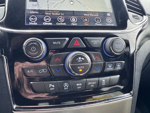 Used 2020 Jeep Grand Cherokee Altitude image 26